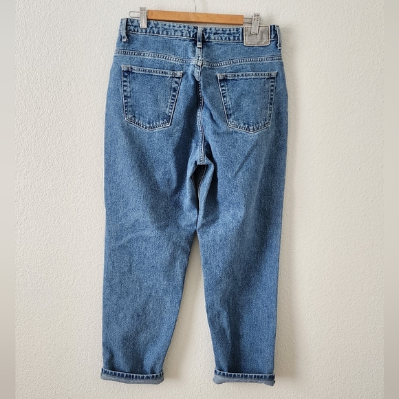 St. John's Bay Bajo Classic Fit Medium Wash Mom Jeans Size 12 Short - Picture 2 of 5